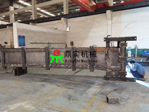 長興鋼結(jié)構噴漆施工